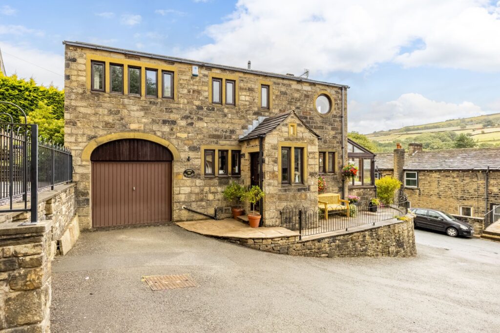 Ash Court, Fairfields Road, Holmbridge, Holmfirth, HD9 2AH