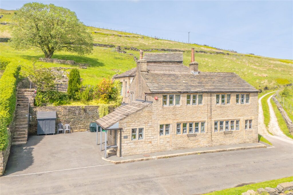 Old Mount Road, Marsden, Huddersfield, HD7 6NN