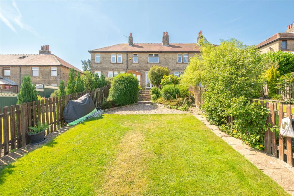 Highfields, Holmfirth, HD9 2PZ