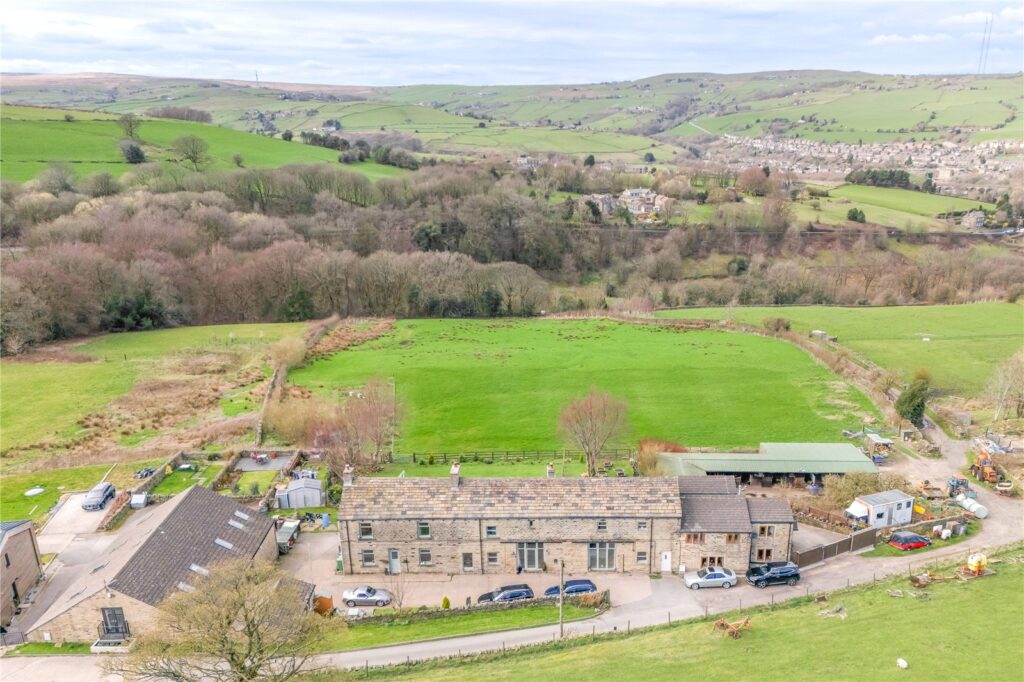 Holt Head Road, Slaithwaite, Huddersfield, HD7 5TU