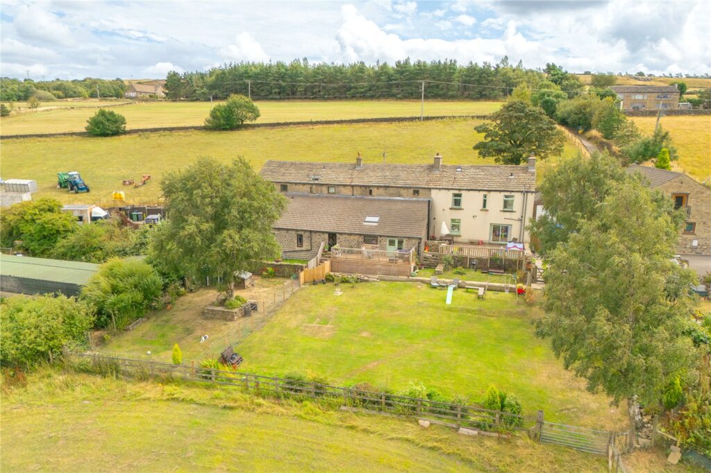 Holt Head Road, Slaithwaite, Huddersfield, HD7 5TU