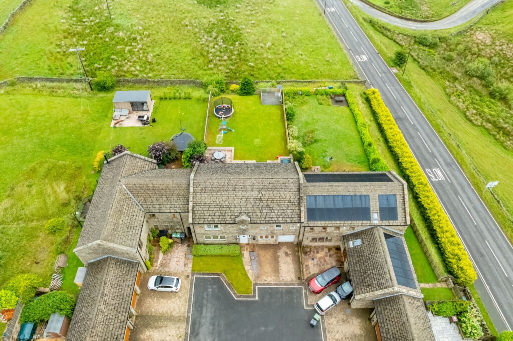 Ford Court, Holmfirth, HD9 3YR