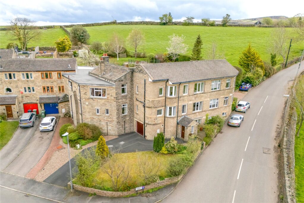 Fearnley Court, Wooldale, Holmfirth, HD9 1UD