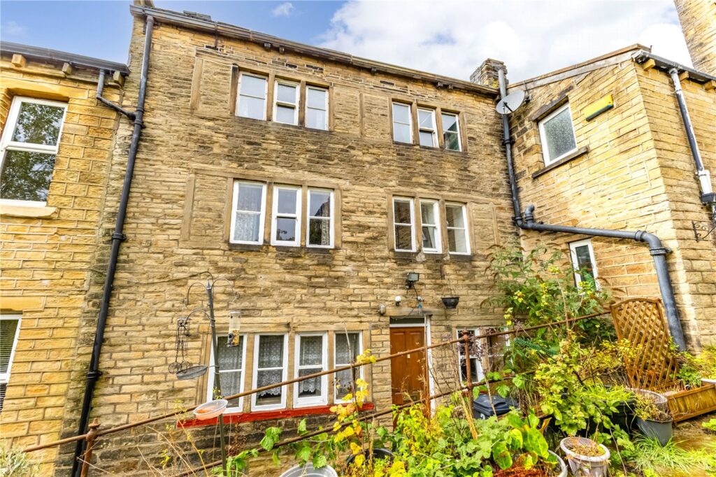 Myrtle Road, Golcar, Huddersfield, HD7 4EF