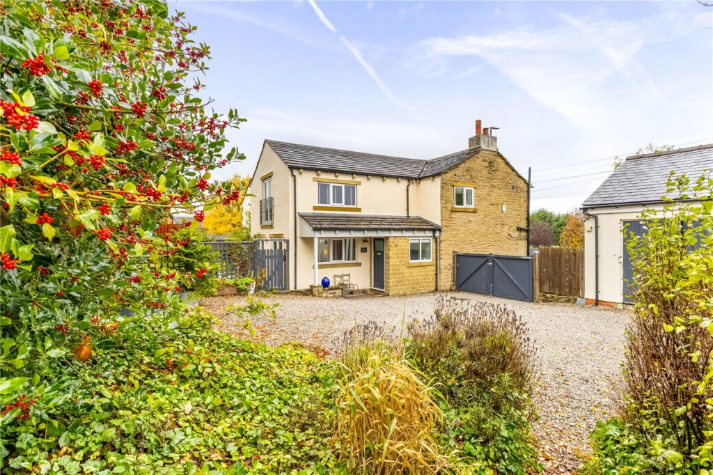 Wakefield Road, Lepton, Huddersfield, HD8 0LX