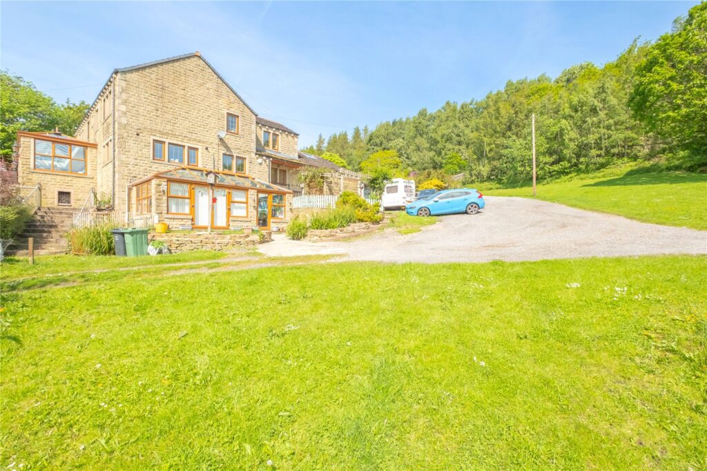 Radcliffe Road, Wellhouse, Huddersfield, HD7 4EZ