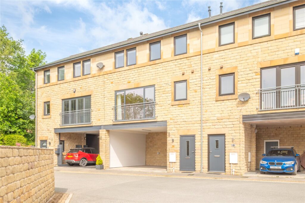 Upper Sunny Bank Mews, Meltham, Huddersfield, HD9 5AA