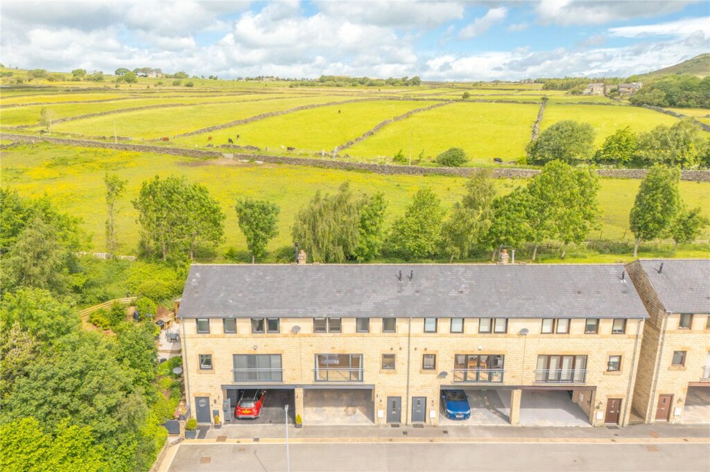 Upper Sunny Bank Mews, Meltham, Huddersfield, HD9 5AA