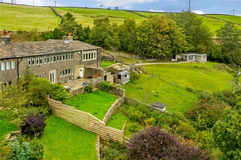 Harts Hole, Golcar, Huddersfield, HD7 4NN