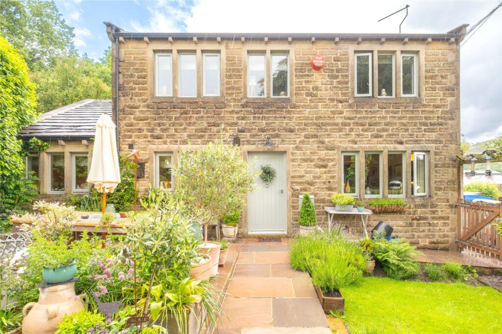 Station Road, Marsden, Huddersfield, HD7 6DG