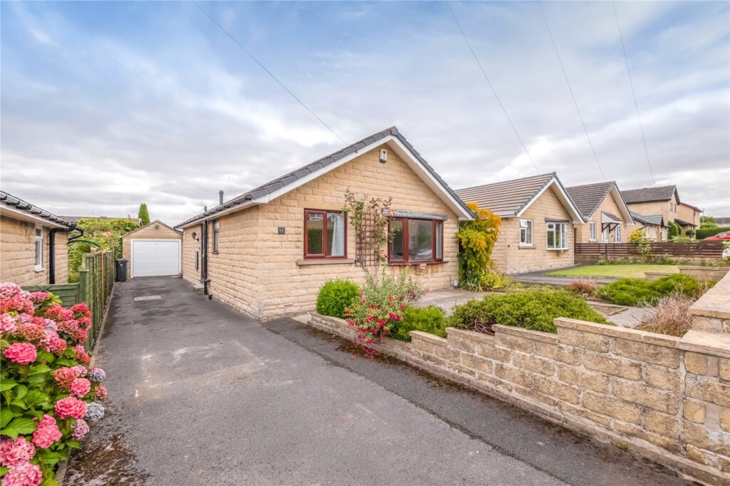 Falconers Ride, Netherton, Huddersfield, HD4 7LJ