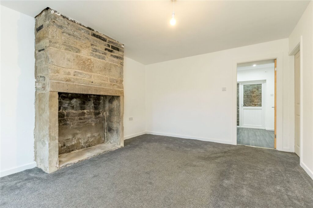 Manchester Road, Linthwaite, Huddersfield,, HD7 5NE