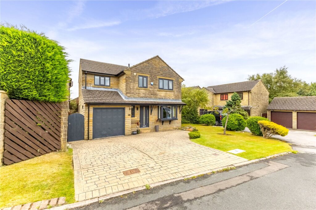 Kistvaen Gardens, Meltham, Holmfirth, HD9 5NQ
