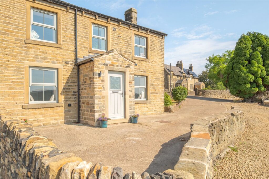 Helme Lane, Meltham, Holmfirth, HD9 5RL