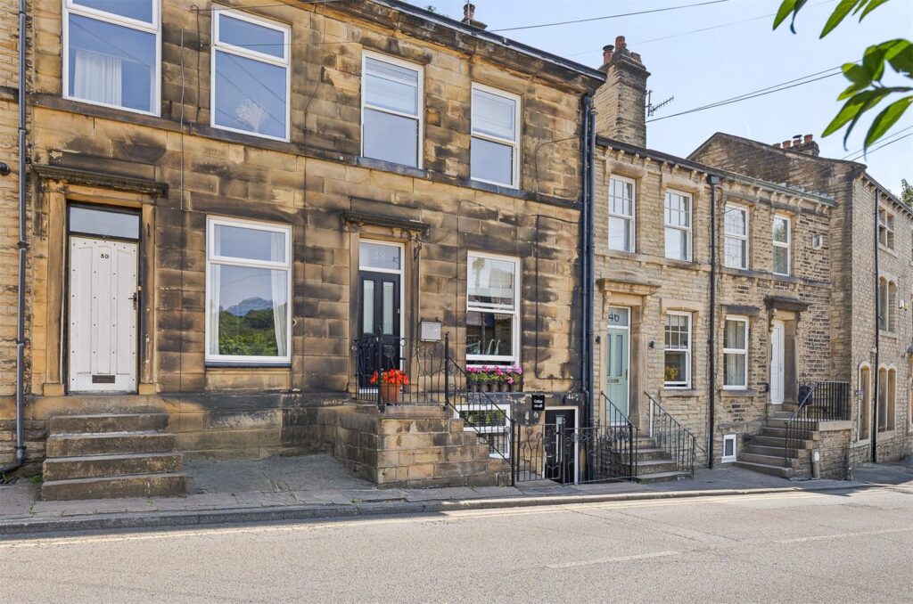 Station Road, Holmfirth, HD9 1AE