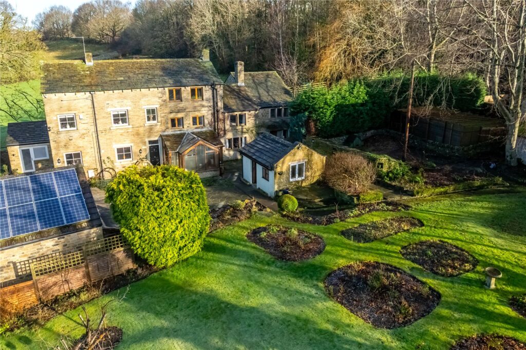 Far Dene, Kirkburton, Huddersfield, HD8 0QZ