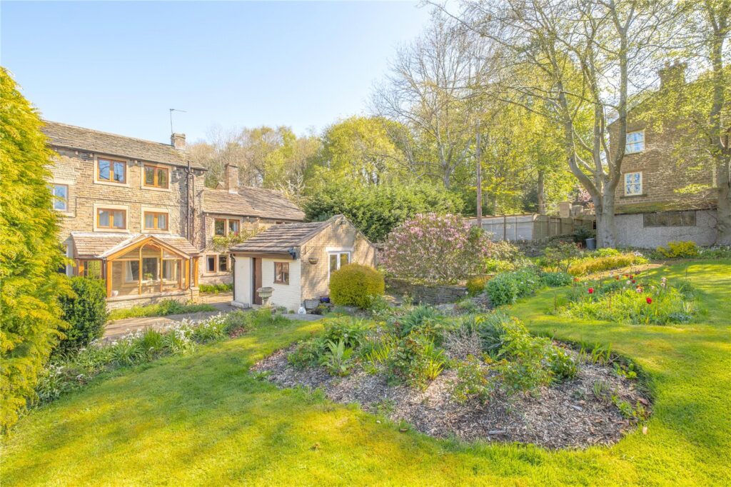 Far Dene, Kirkburton, Huddersfield, HD8 0QZ