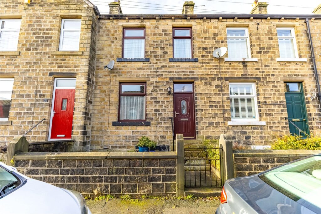 Grange Avenue, Marsden, Huddersfield, HD7 6AQ