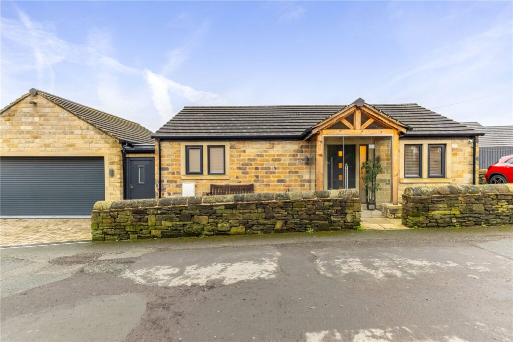 Ballroyd Lane, Longwood, Huddersfield, HD3 4TB