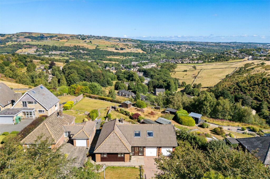 Blackmoorfoot, Linthwaite, Huddersfield, HD7 5TR