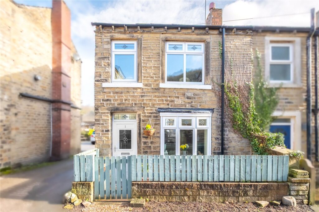 Royd Terrace, Armitage Bridge, Huddersfield, HD4 7NZ