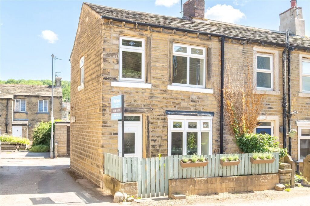Royd Terrace, Armitage Bridge, Huddersfield, HD4 7NZ