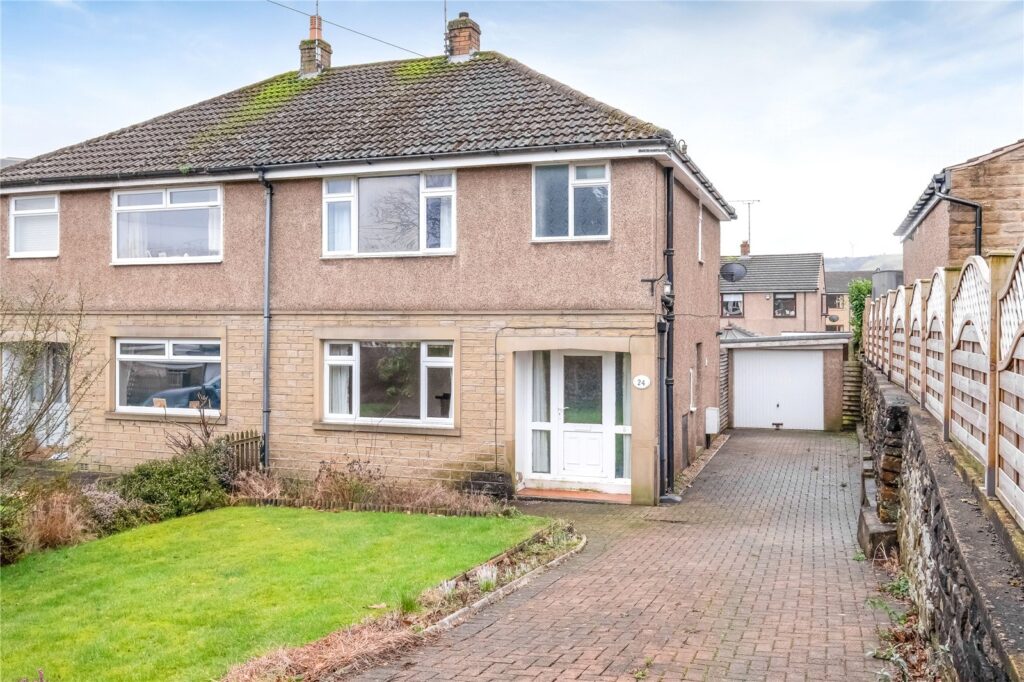 Butt Lane, Hepworth, Holmfirth, HD9 1HT