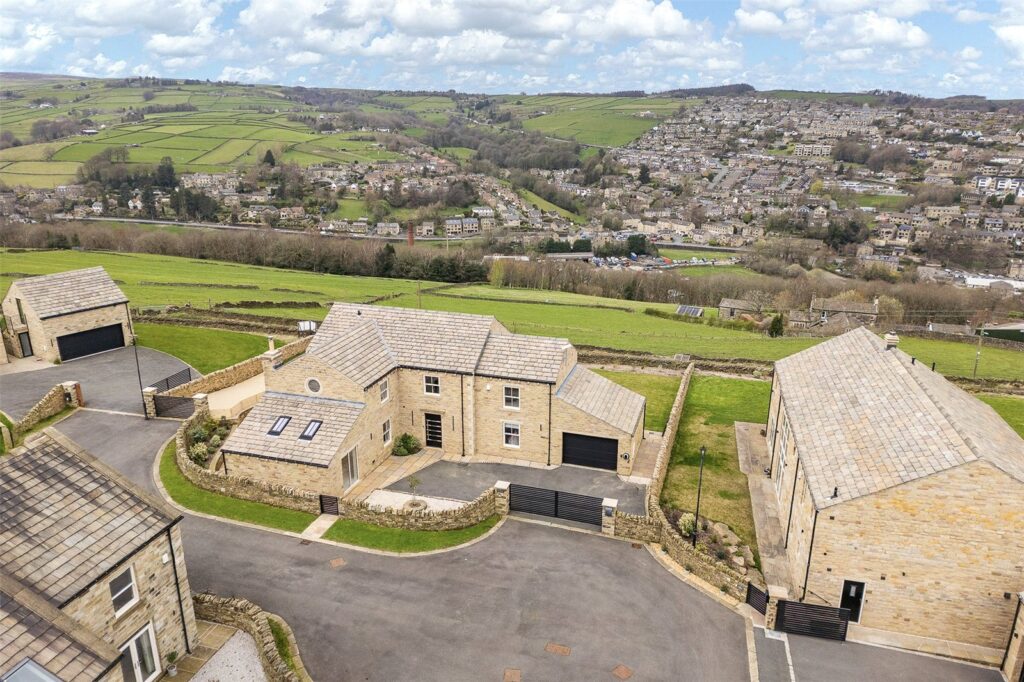 Victoria Gates, Hill House Road, Holmfirth, HD9 2SY