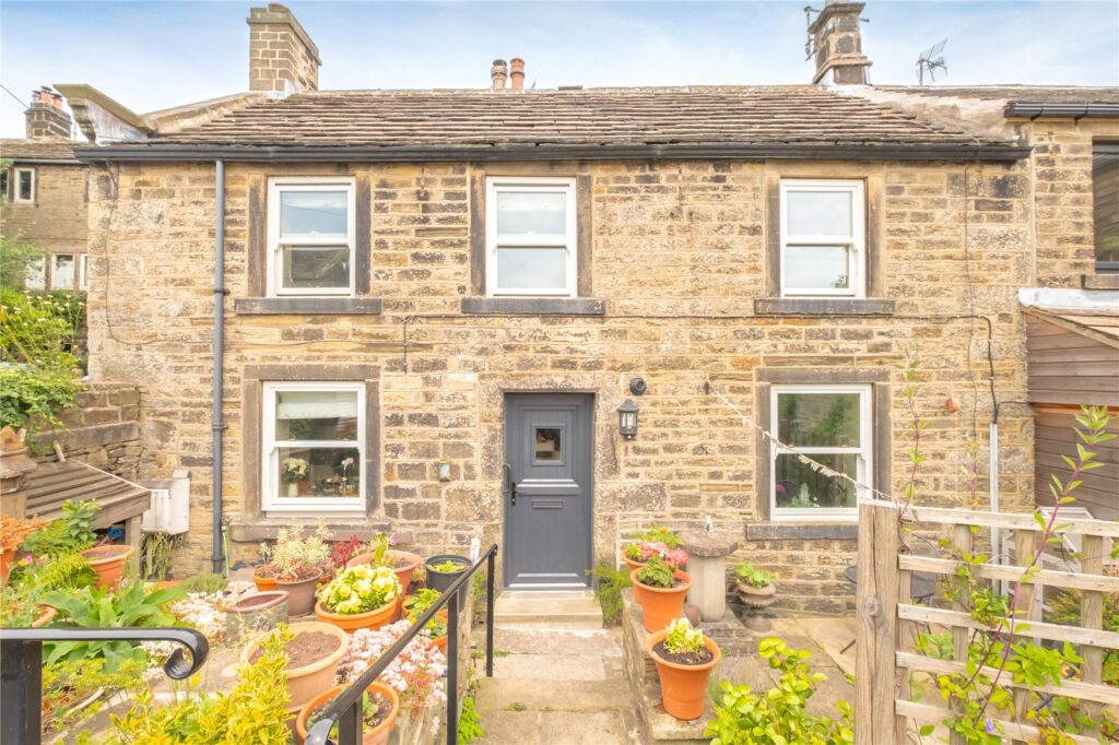 Towngate, Hepworth, Holmfirth, HD9 1TE