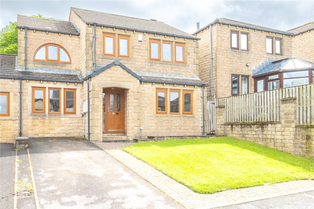 Pennine Gardens, Linthwaite, Huddersfield, HD7 5TN