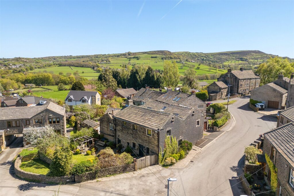 Totties Lane, Holmfirth, HD9 1UW