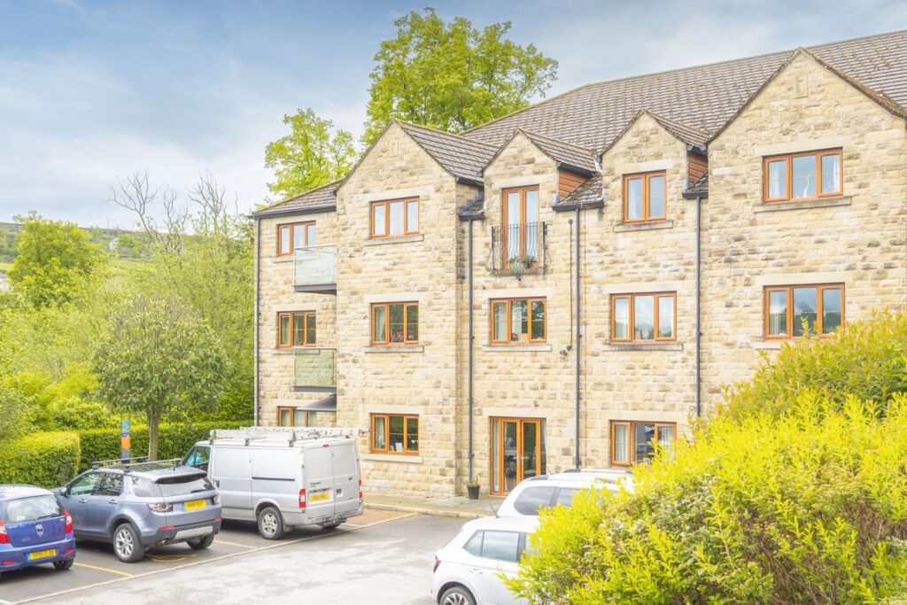 Holme Valley Court, Huddersfield Road, Holmfirth, HD9 3TQ
