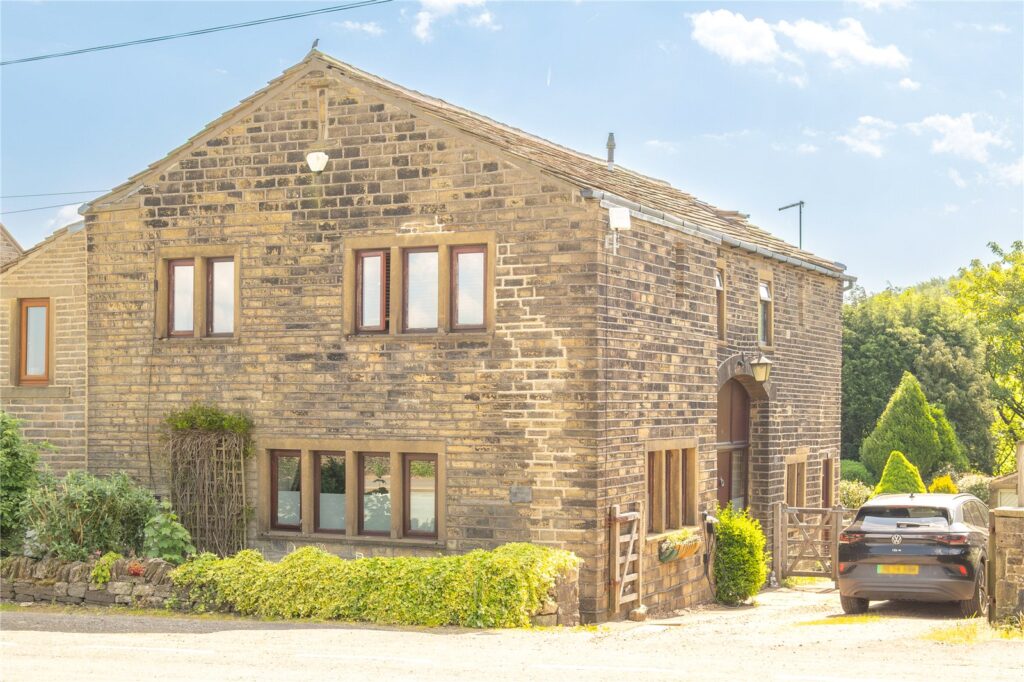New Hey Road, Outlane, Huddersfield, HD3 3FH