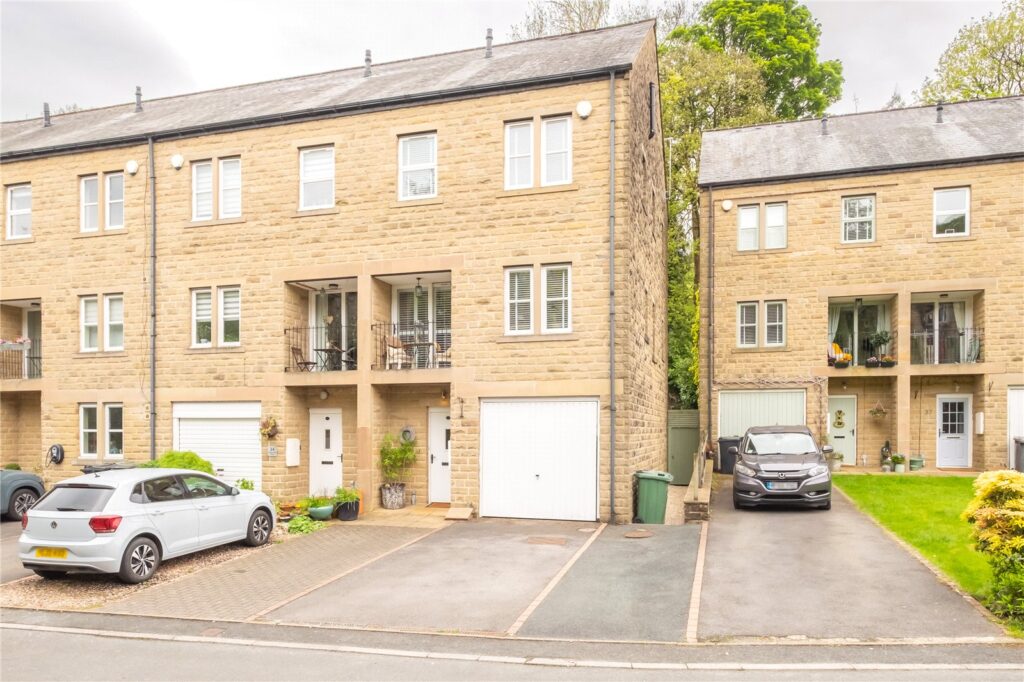 Lower Mill Lane, Holmfirth, HD9 2JB