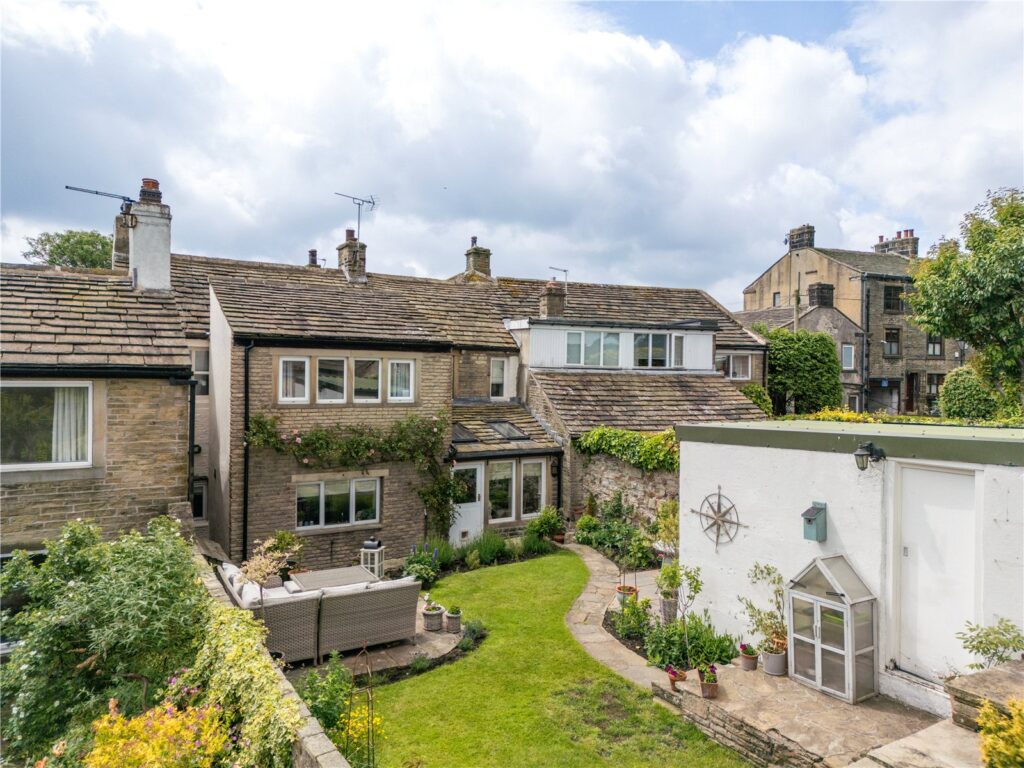 Towngate, Upperthong, Holmfirth, HD9 3UX