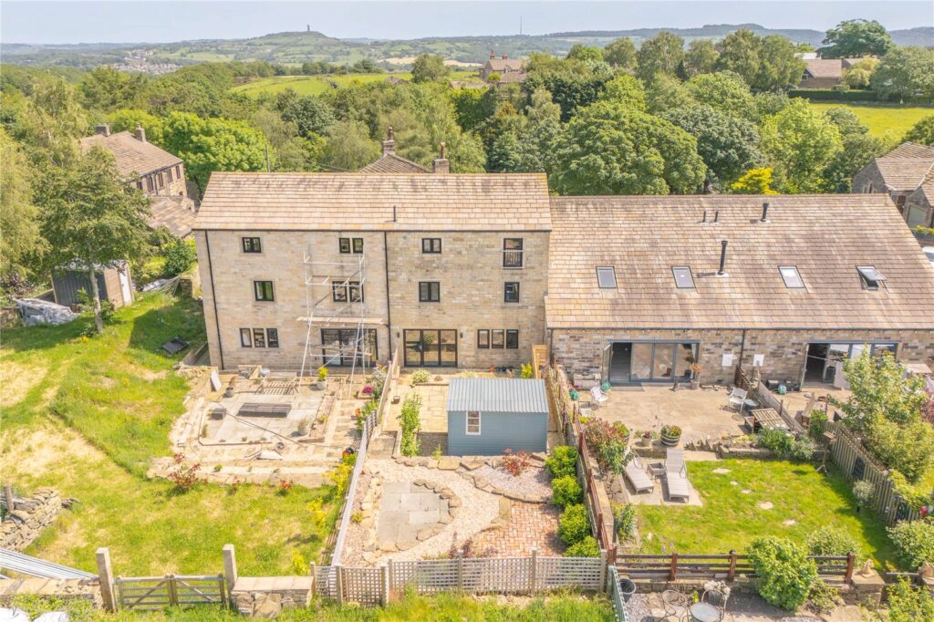 School Hill, South Crosland, Huddersfield, HD4 7BY