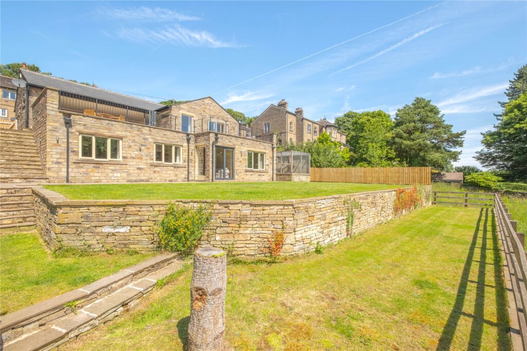 Woodhead Road, Hinchliffe Mill, Holmfirth, HD9 2NW