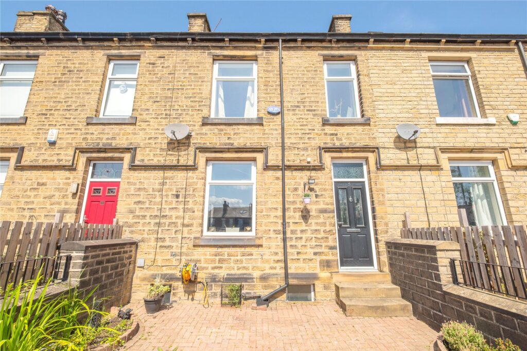 Lowerhouses Road, Quarmby, Huddersfield, HD3 4DY