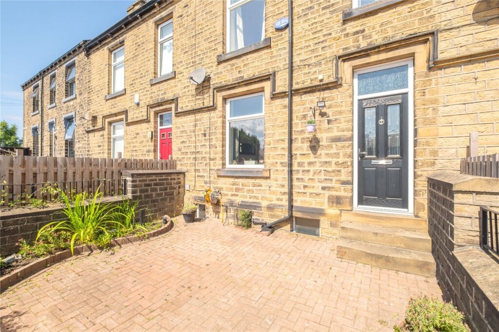 Lowerhouses Road, Quarmby, Huddersfield, HD3 4DY