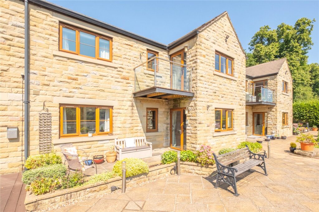Holme Valley Court, Huddersfield Road, Holmfirth, HD9 3TQ