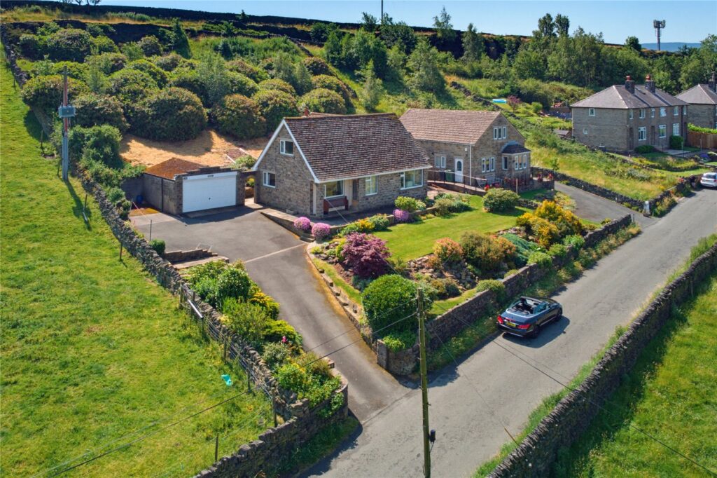 Cliff Road, Holmfirth, HD9 1UY