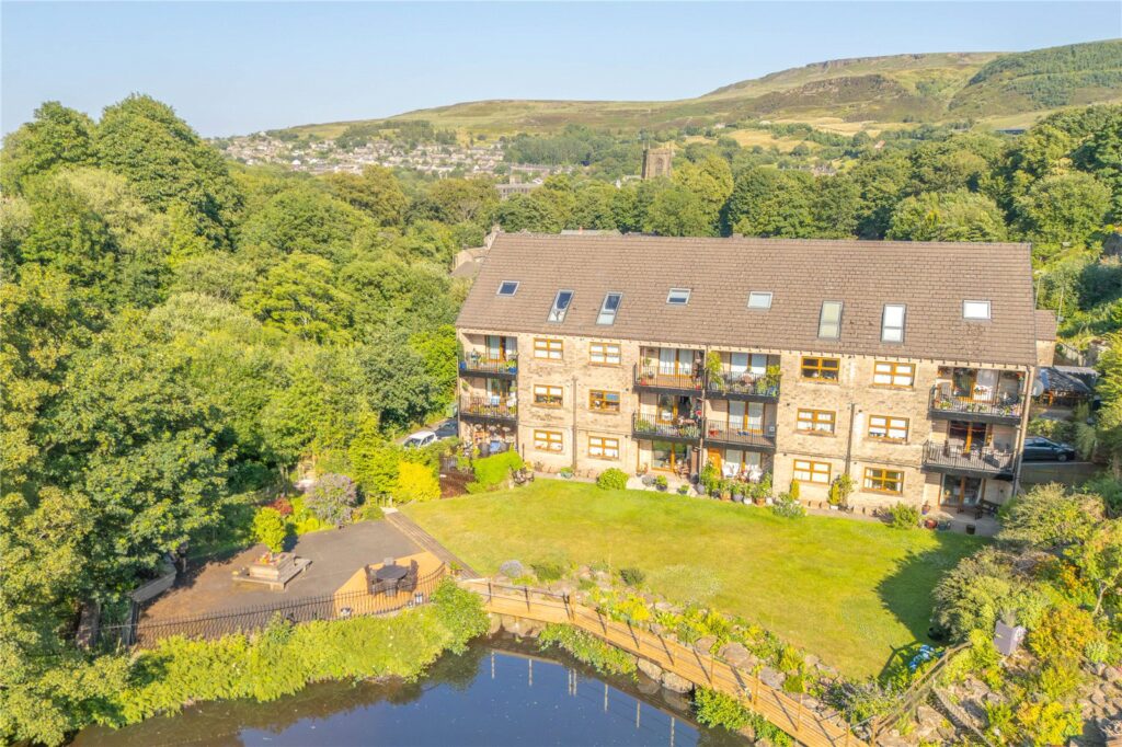 Clough Lea, Marsden, Huddersfield, HD7 6DN