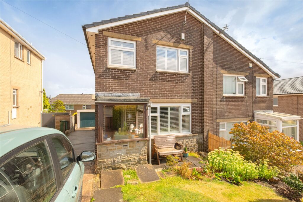 Woodroyd, Golcar, Huddersfield, HD7 4PG
