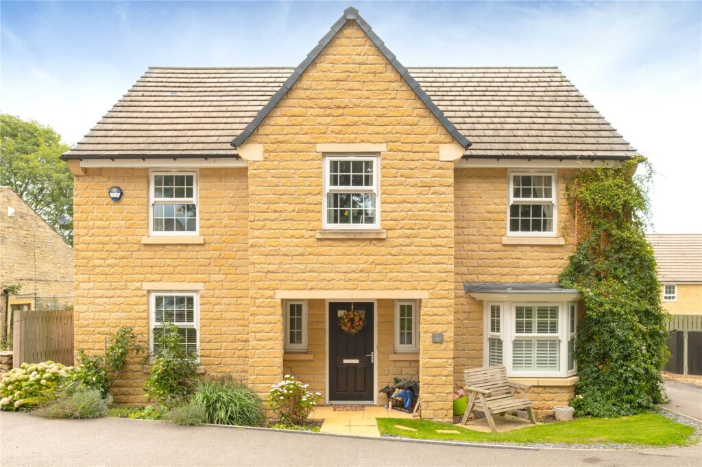 Paddock Way, Skelmanthorpe, Huddersfield, HD8 9GW