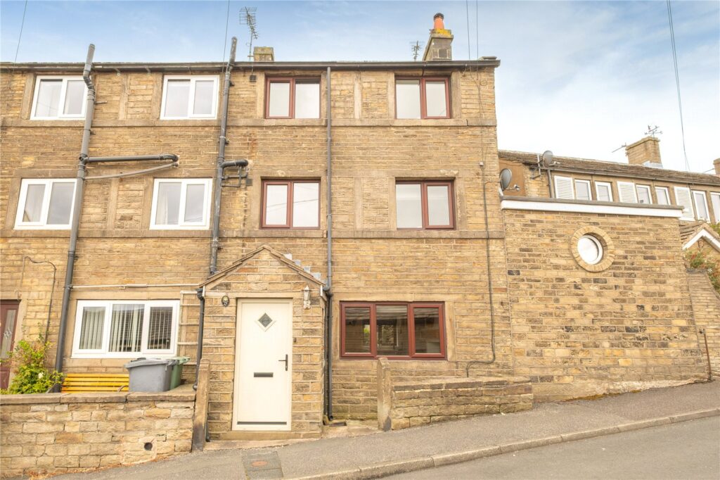 Cinderhills Road, South Lane, Holmfirth, HD9 1EE